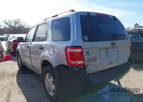 2010 Ford Escape Xlt z USA, uszkodzony, nr VIN 1FMCU9D73AKD32898